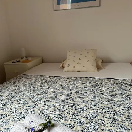 Welcome Traveller Charm Montees