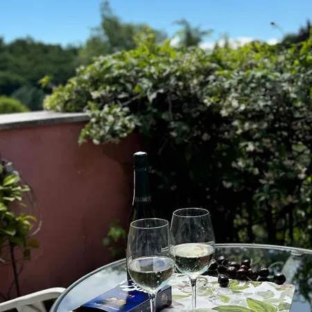 아파트 Welcome Traveller Charm Montees *