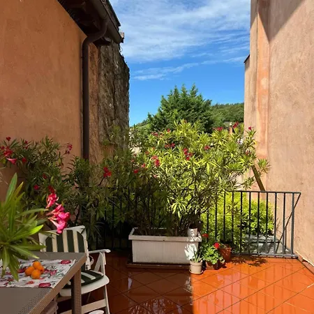 아파트 Welcome Traveller Charm Montees *