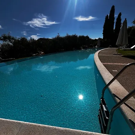 아파트 Welcome Traveller Charm Montees *