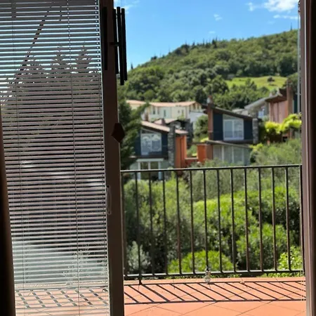 Welcome Traveller Charm Montees * 마르시아가