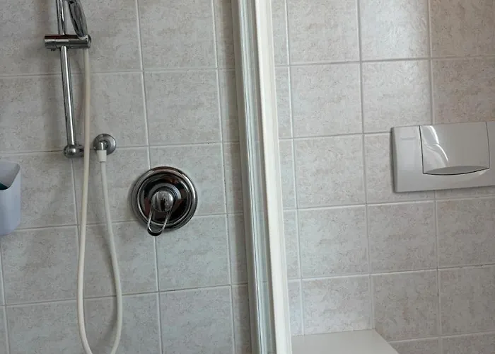 Welcome Traveller Charm Montees