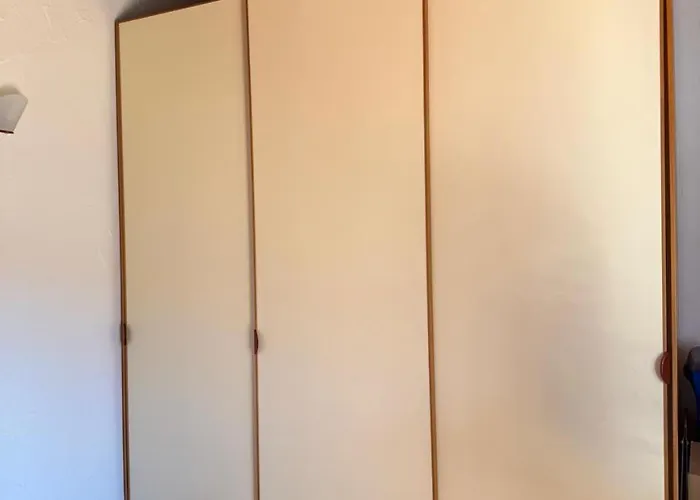 Welcome Traveller Charm Montees