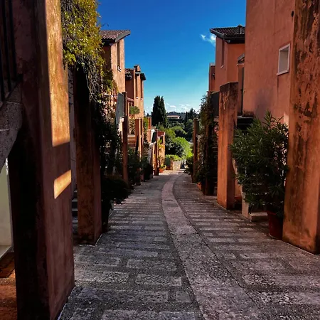 Welcome Traveller Charm Montees * Marciaga